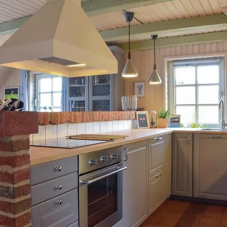 Awesome In Ringkobing With Kitchen 度假居 *